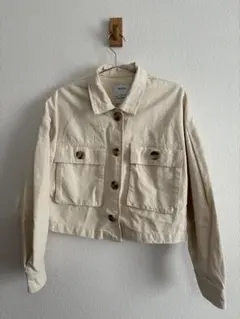 Bershka ベージュ ショートジャケット Mのサムネイル