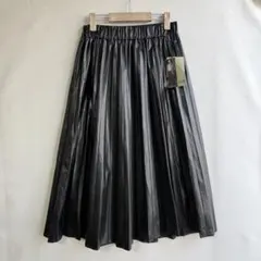 未使用品　フラッシュブルー　レディース　フェイクレザー　プリーツスカート　M 黒