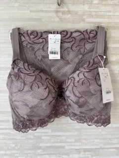 F70M」トリンプ プレミアム レッドレーベル うねる水 花びら ブラ&ショーツ