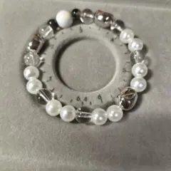 パールとクリスタルのビーズブレスレット