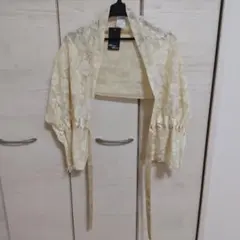 レースのバラ柄のボレロ