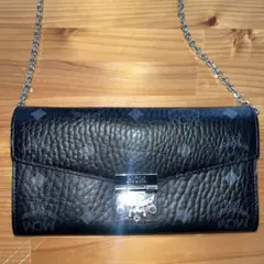 【レア・美品】MCM ブラックレザー 長財布 チェーンストラップ付きのサムネイル