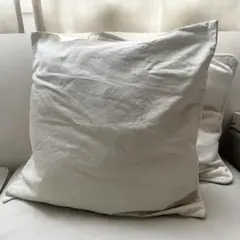 【美品】H&M HOMEコットン クッションカバー　すごく淡いグリーン