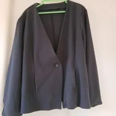 ネイビー ノーカラージャケット ボタン付き　スーツ　入園式入学式