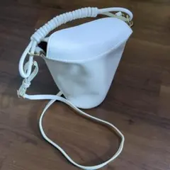 NATURAL BEAUTY BASIC バケットショルダーバッグ ホワイトのサムネイル