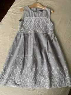ワンピース　刺繍　130センチ　べべ(Bebe）