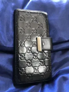 GUCCI G&G 型押し　二つ折りウォレット　ブラック　超極美品　革製