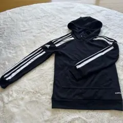 adidas ブラック パーカー フード付き薄手