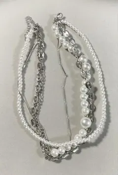 パールと金属チェーンのネックレス