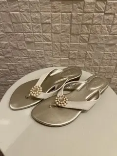 SwitchFlops フリップフロップサンダル ホワイト・シルバー