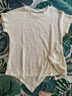 クリーム色 アシンメトリー Tシャツ L