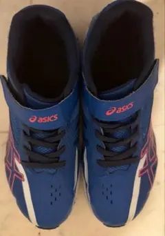 asics スニーカー　PUMAサッカートレーニングシューズ　23.0のサムネイル