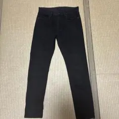 スキニーデニム 黒 ユニクロ