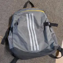 adidas グレー リュック