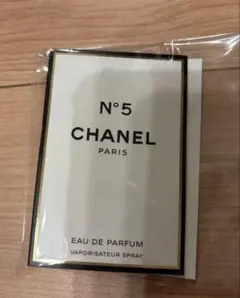 CHANEL N°5 Eau de Parfum 1.5ml ショッパーおまけ