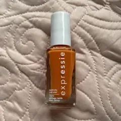 新品未使用　essie（エッシー）145 expressieのサムネイル