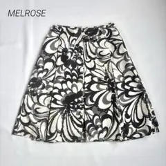 未使用✨【メルローズ】4 花柄 フレアスカート ひざ丈　総柄のサムネイル