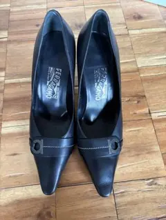 Ferragamo ブラック ハイヒール ポインテッドトゥ24㎝