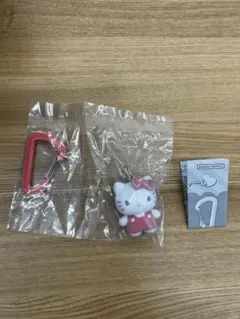 산리오 캐릭터 화려한 카라비나 마스코트 매력 헬로 키티