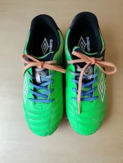 umbro アクセレイター サッカースパイク グリーン 22.5cmのサムネイル