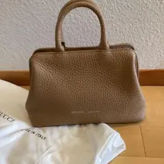 IACUCCI ベージュ レザー ハンドバッグ　ご検討商品