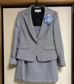 美品！スーツ・セットアップ　コサージュ付きサイズ11号