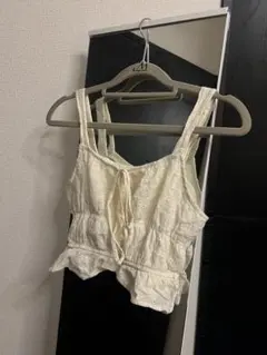 アイボリー フリル付きキャミソール　森ガール　韓国ファッション