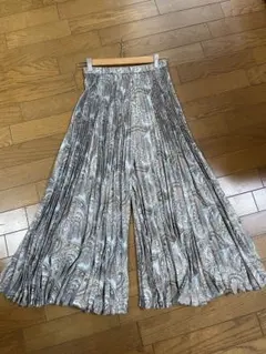 プリーツロングパンツ