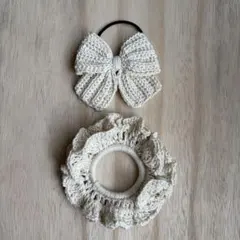 リボン型ヘアゴムとフリルシュシュセット