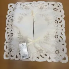 アイボリー 花柄刺繍 ティッシュボックスカバー