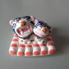 陶器製 獅子像 赤と白 陶器製 獅子像 赤と白