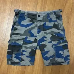 【H&M】　カーゴショートパンツ　ブルー系　グレー系　カモフラ柄　迷彩柄のサムネイル