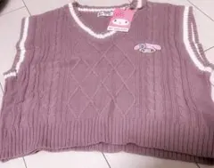 新品未使用品!!GRL マイメロディ刺繍ケーブル編みニットベスト