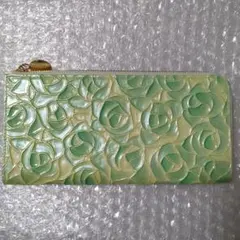 花柄 Ｌ字ファスナー長財布 新品未使用 ライトグリーン✕ライトイエロー エナメル