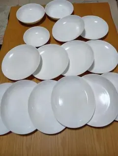 【ヤマザキ春のパンまつり】【送料無料】白いお皿　大皿15枚まとめ売り