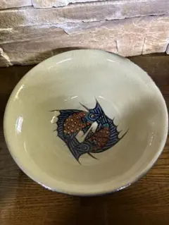 骨董品 壺屋焼 金城敏昭 魚文 やちむん 琉球 飾り皿 盛り鉢 深皿 茶碗 骨董品 壺屋焼 金城敏昭 魚文 やちむん 琉球 飾り皿 盛り鉢 深皿 茶碗