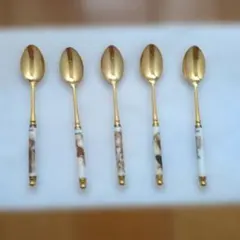 Item thumbnail for item 2decbcc5-edfc-4b4e-99ba-2b4908bf31a0