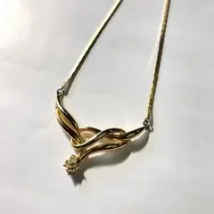 ゴールド色　 ツイストデザイン ネックレス　パーティー　結婚式　お祝い