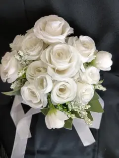 ホワイトローズブーケ　ウェディングブーケ　ラウンド