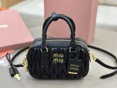 ショルダーバッグ ブラック