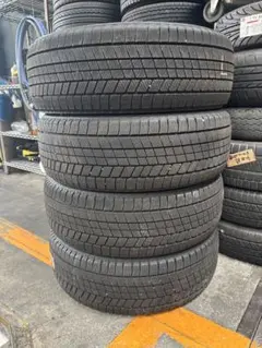 ほぼ新品　スタッドレス 215/60R16 ブリヂストン VRX3 （＊262） ほぼ新品 スタッドレス 215/60R16 ブリヂストン VRX3 （＊262） - メルカリ