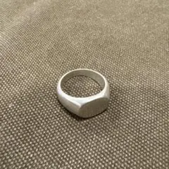ブラッシュドシグネットリング　COS