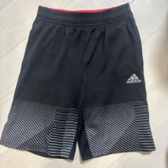 adidas ハーフパンツ 黒、140〜150サイズ