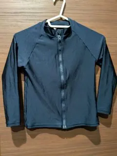 ネイビー長袖ラッシュガード 　トップバリュ130cm 水着　スクール水着