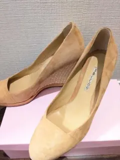 【美品】PELLICO ベージュ スエード ウェッジヒールのサムネイル
