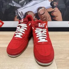 レッド スニーカー