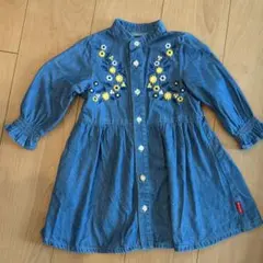 moujonjon デニムワンピース 花柄刺繍 90cmのサムネイル