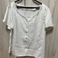 PATTERN fiona 半袖ブラウス ホワイト ビジューのサムネイル