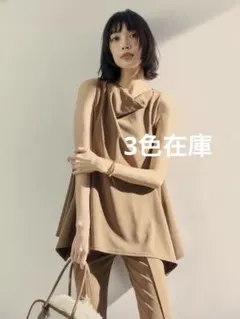 anuans カットアウトダブルサテンワンピース BROWN - メルカリ