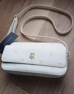 Tommy hilfiger ホワイトショルダーバッグ新品未使用 タグ付きのサムネイル